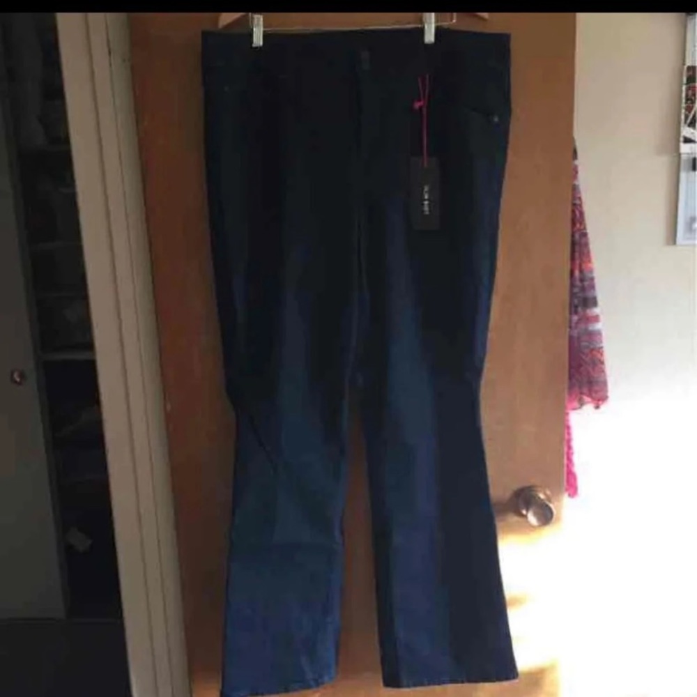 Jeans - Picture 2 of 3